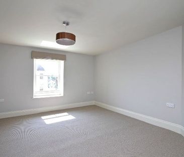 Market Square, Bicester - Photo 2