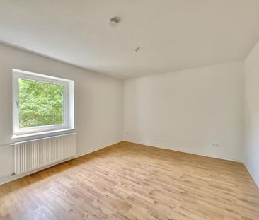 Nähe Miele: Helle 3-Zimmer-Wohnung mit Tageslichtbad frei! - Foto 2