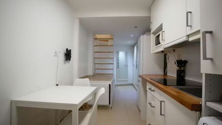 Calle de Alonso Nez, Madrid, Community of Madrid 28039 - Photo 4