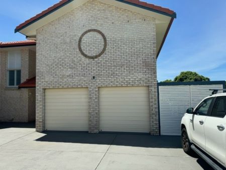 Townhouse with Ocean Views - Photo 5