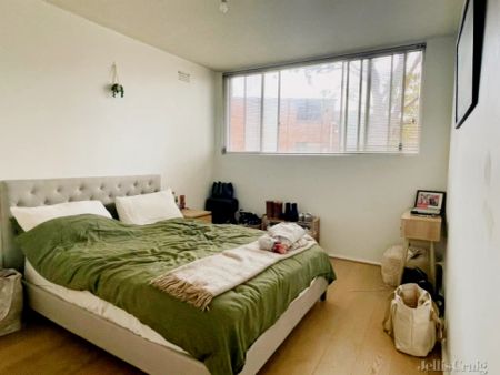 2 Bed, 1 Bath - Photo 5