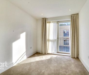 2 bedroom flat to rent - Photo 6