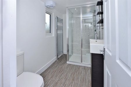 Oriental Road, Woking, Surrey, GU22 7AL - Photo 5