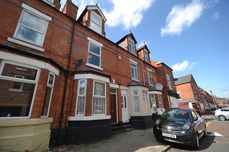 3 bed Mid Terraced House for Rent - Photo 3