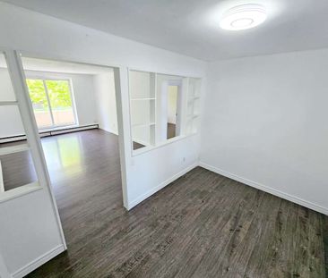For Lease - 8650 Wyandotte Street Unit# 34, Windsor, Ontario - Photo 1