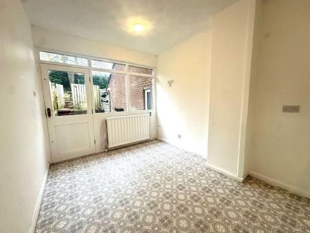 4 bedroom semi-detached house to rent - Photo 3