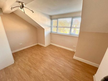 4 bedroom end of terrace house to rent - Photo 5