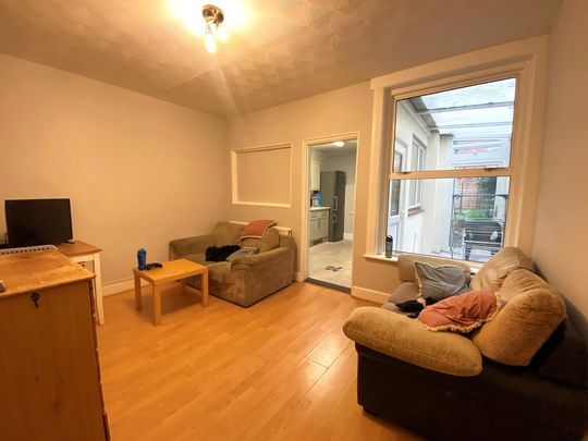 4 bedroom terraced house to rent - Photo 1