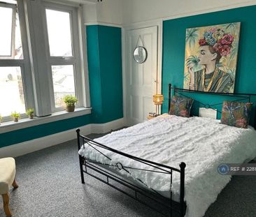 1 bedroom in a house share to rent - Photo 3