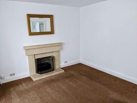4 bedroom detached house to rent - Photo 2