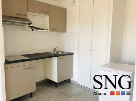 T2 AVEC BALCON ET PARKING - Photo 4