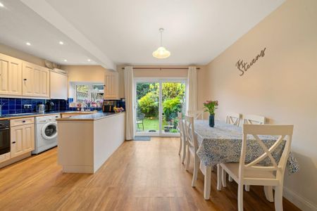 3 bedroom terraced house to rent - Photo 5