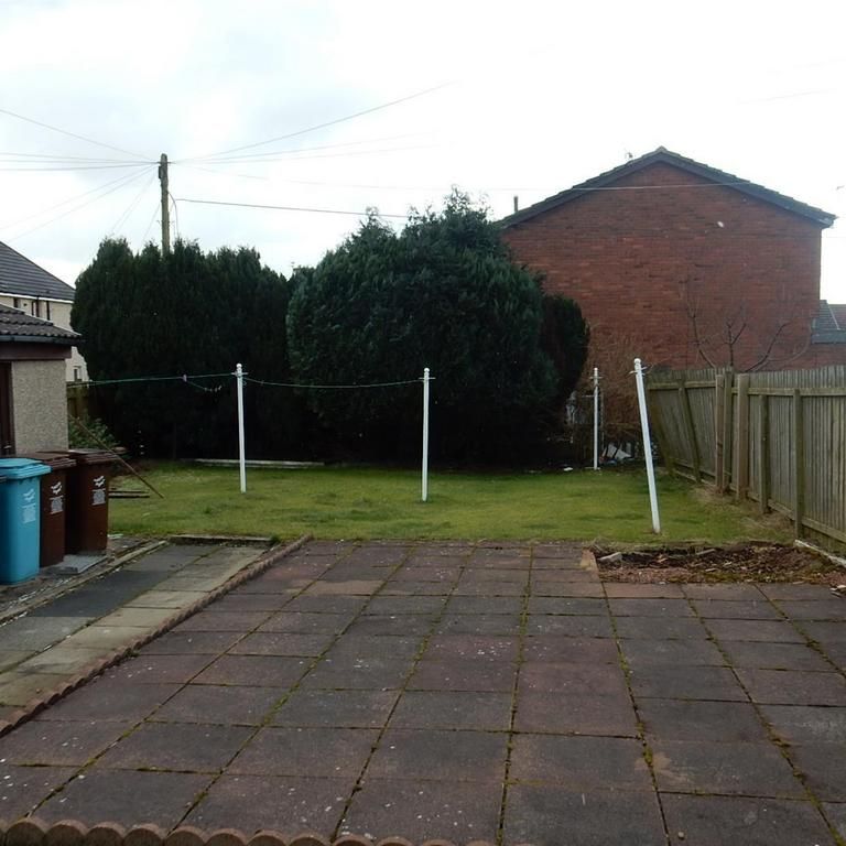 2 bedroom ground floor flat to rent - Photo 1