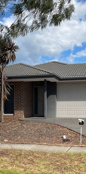 22 Pleven Rise, 3978, Clyde North Vic - Photo 1