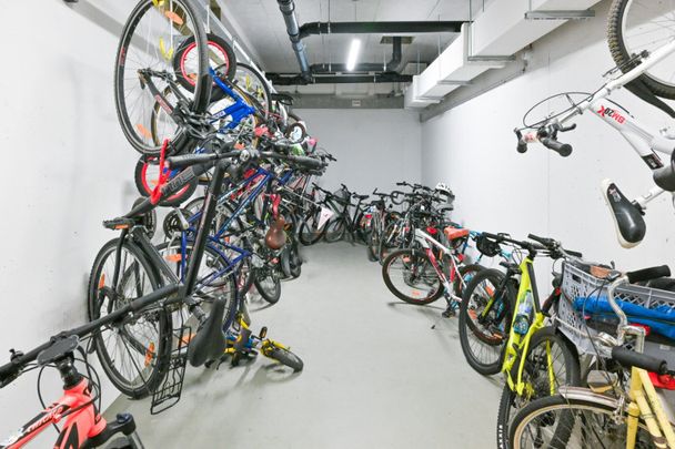 Moderne 2 Zi Wohnung mit Balkon - JETZT 1 Monat mietzinsfreie Zeit! (nahe U1) - Foto 1