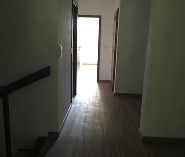 Familienwohnung-grosse 4 Zimmer-Wohnung über 2 Etagen mit 2 Balkonen - Photo 1