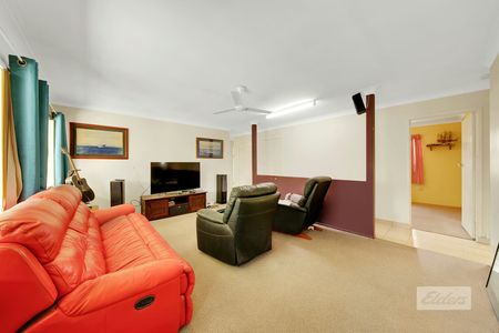 NEAT AND PRACTICAL 3 BEDROOM HOME WITH SPACIOUS YARD - Photo 2