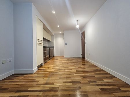 The Ashes, Birmingham - Photo 3