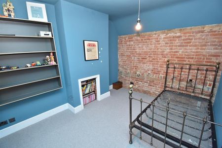 4 bedroom detached house to rent - Photo 3