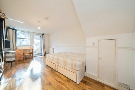 Dartmouth Close - Photo 2