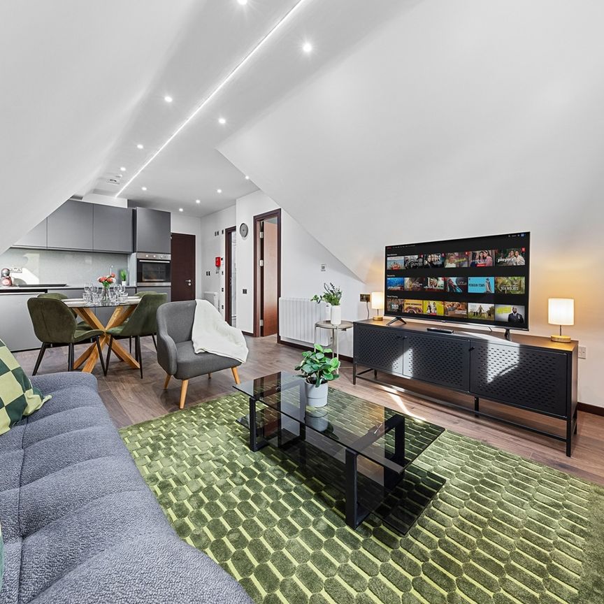 Studio Flat, London, NW11 - Photo 1