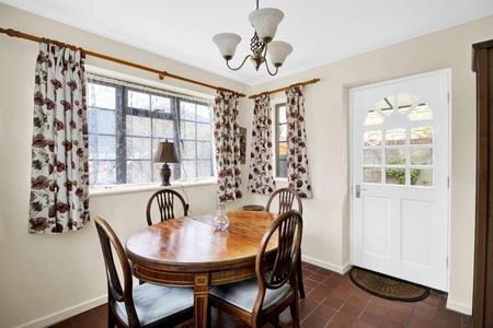 Meadow Road, Cirencester, Gloucestershire, GL7 - Photo 3