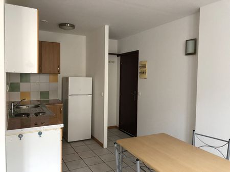 Location Appartement 1 pièce 27m² - Photo 3