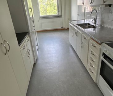 Stupvägen, Tumba - Photo 1