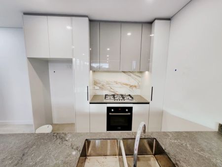 6 Finch Drive, Sydney - Photo 4