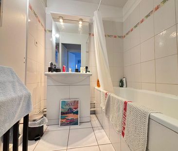 Location Appartement 2 pièces 46m² - Photo 3