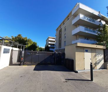 Location Appartement 2 pièces 42m² MARSEILLE 9ème - Photo 3