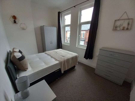 4 Bed 2 Bath Terraced Property in the Heart of Bearwood - Photo 4