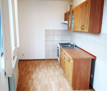 Pronájem velkého bytu 1+kk s balkónem (+ sklepní kóje) v ul. Hoříne... - Photo 3