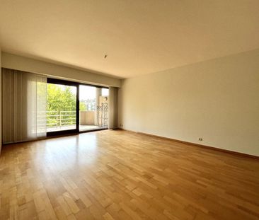 Instapklaar 2 slpk-appartement met 2 terrassen en autostnplts - Photo 4