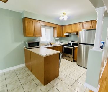 For Lease - 36 Earl Grey Crescent, Brampton, Ontario - Photo 3