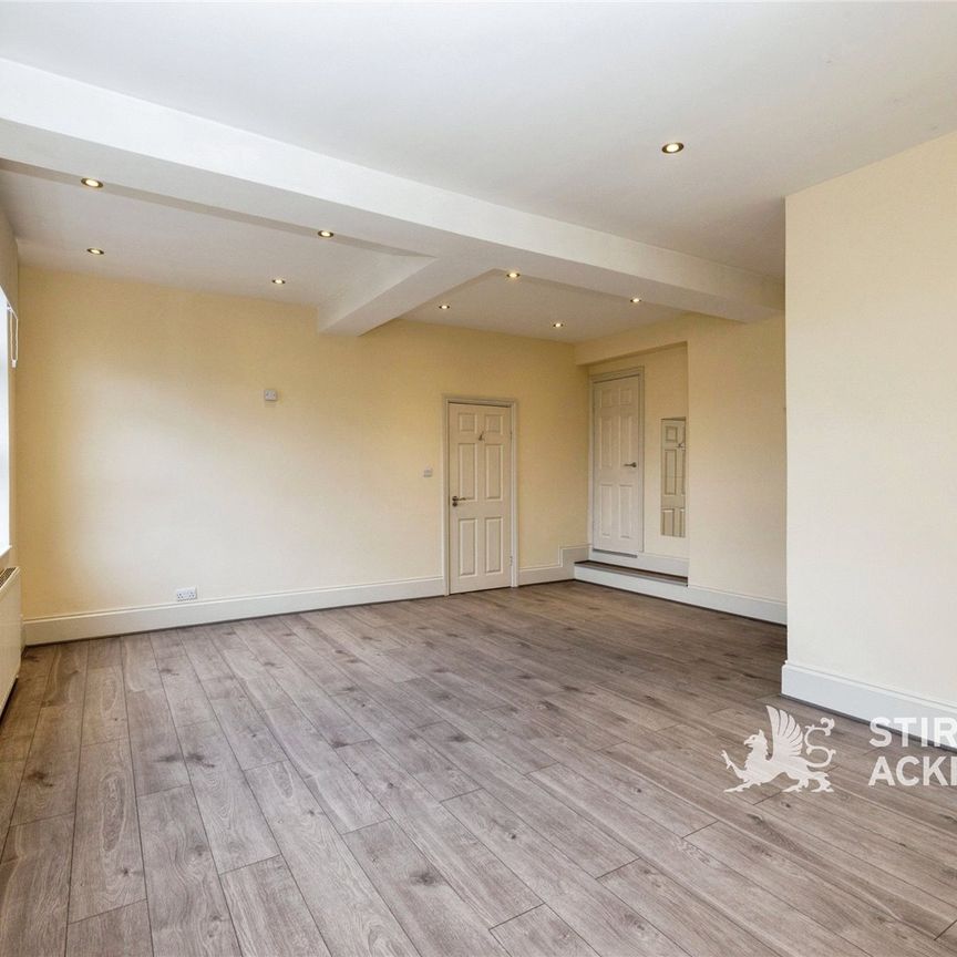 Commercial Road, Whitechapel, London, E1 1RD - Photo 1