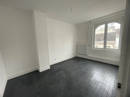 Location Appartement 5 pièces 91 m2 à Saint-Quentin - Photo 2