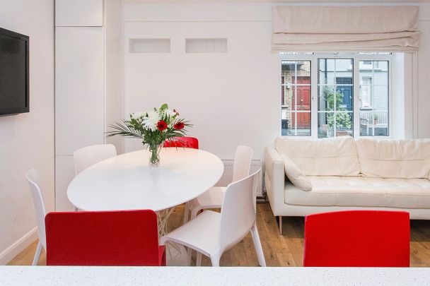 3 Bed Terraced House, Huntsworth Mews, NW1 - Photo 1