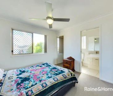 “Beautifully Designed Three-Bedroom Townhouse” - Photo 6