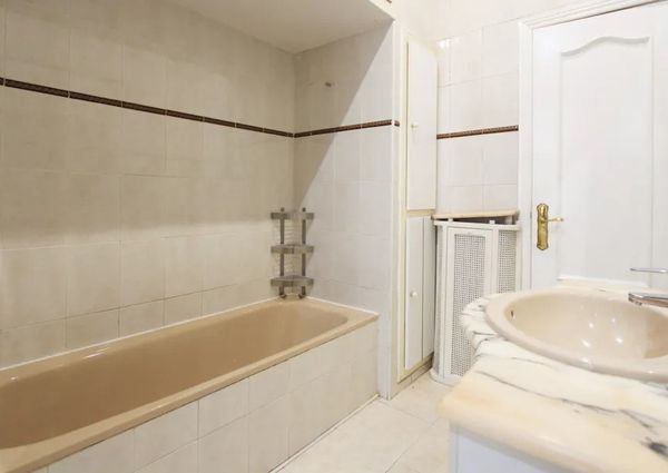 Calle de Amado Nervo, Madrid, Community of Madrid 28007