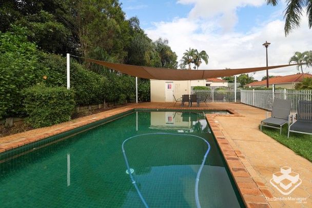 One of the villa in great location - Photo 1