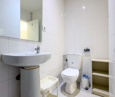 Room in a nice apartment in Barcelona - Photo 4