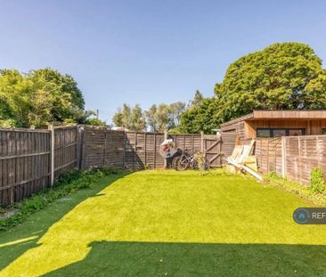 5 bedroom semi-detached house to rent - Photo 1