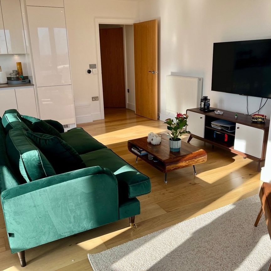 Room in a Shared Flat, Sky View Tower, E15 - Photo 1