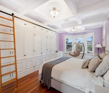 Stunning Home With Timeless Art Deco Elegance - Photo 4