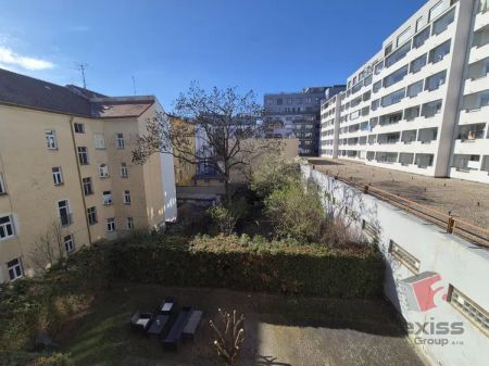 Atypický podkrovní prostor 3+1+galerie 85 m - Photo 5