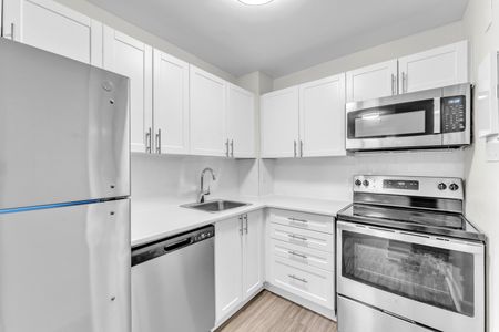 Lasalle I & II Apartments - Photo 5