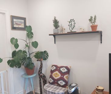 For Lease - 43 Enderby Road Unit# Upper, Toronto, Ontario - Photo 4