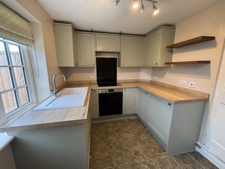 2 bedroom semi-detached house to rent - Photo 3