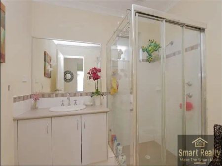 “"Stunning Spacious Home for Rent in Canning Vale: Perfect for Your Dream Lifestyle!"” - Photo 4